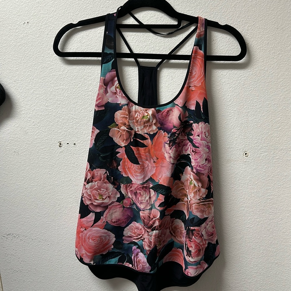 Lululemon tank top